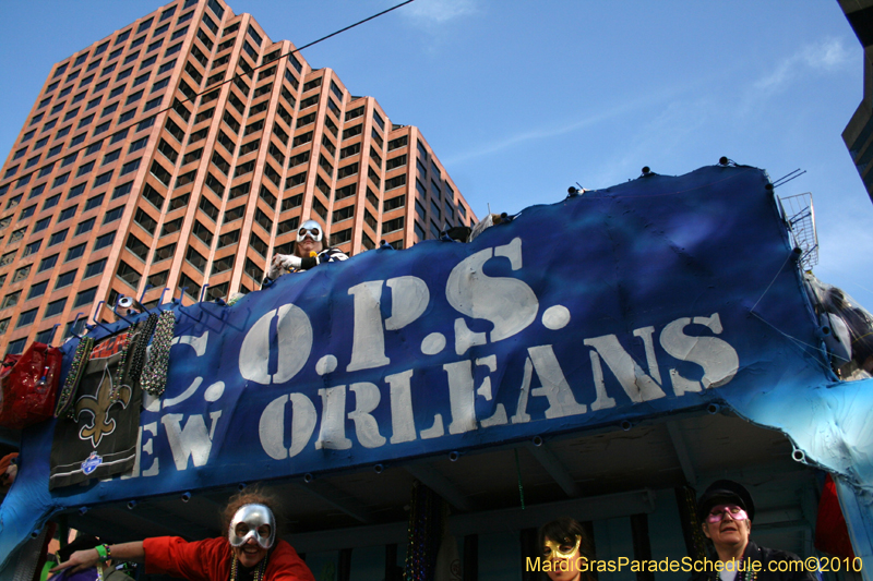 Krewe-of-Tucks-2010-Mardi-Gras-New-Orleans-7935