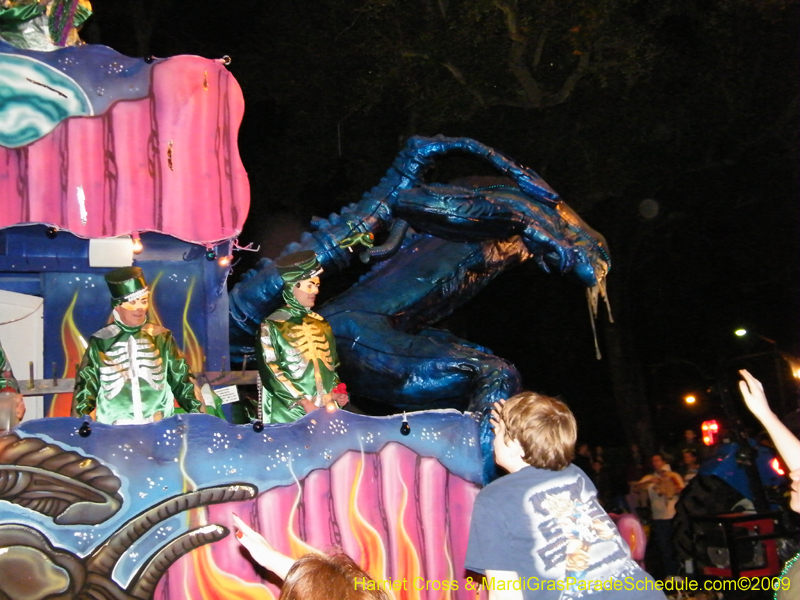 2009-Krewe-of-Caesar-Metairie-Louisiana-Mardi-Gras-Harriet-Cross-7107