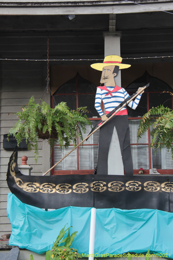 Krewe-of-House-Floats-01151-Mid-City-2021