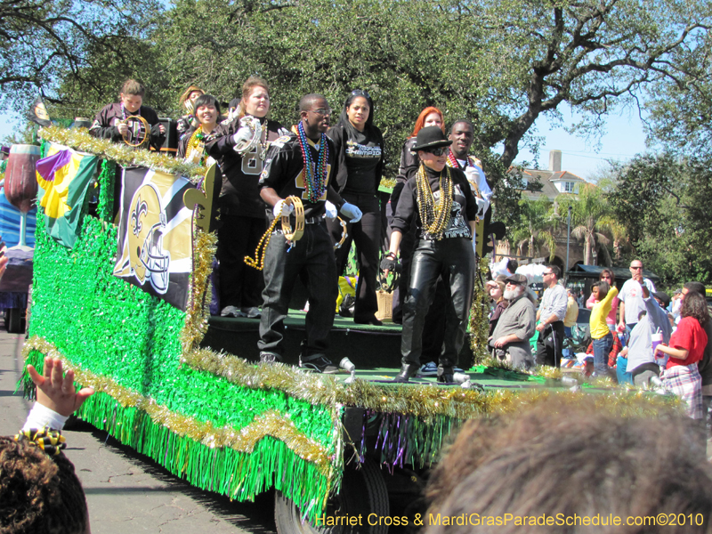 Krewe-of-Okeanos-2010-Mardi-Gras-New-Orleans-0459