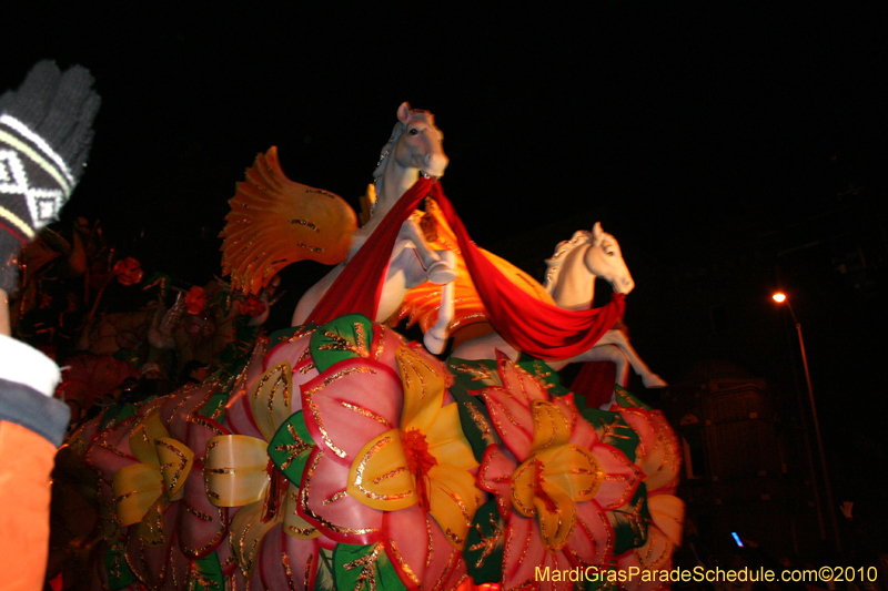 Krewe-of-Orpheus-2010-New-Orleans-Mardi-Gras-09901