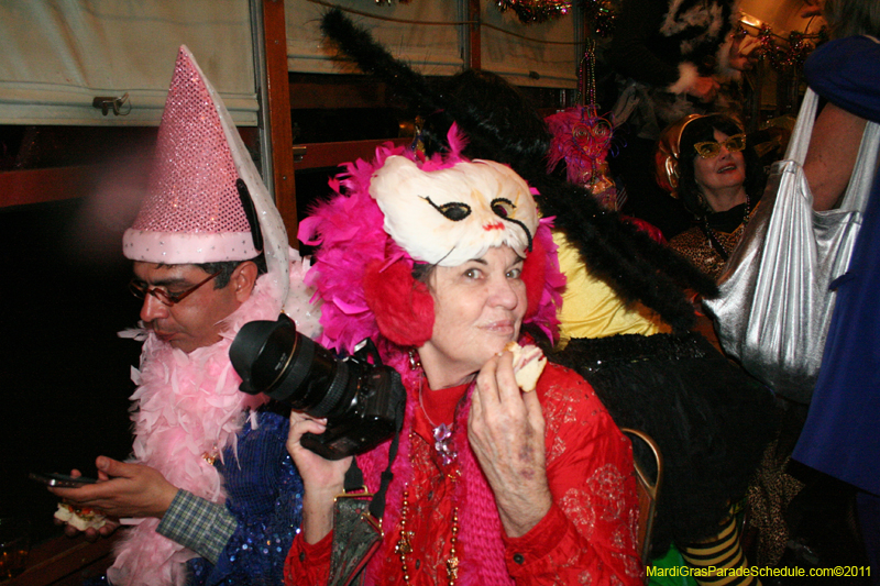 Phunny-Phorty-Phellows-Mardi-Gras-2011-New-Orleans-0214