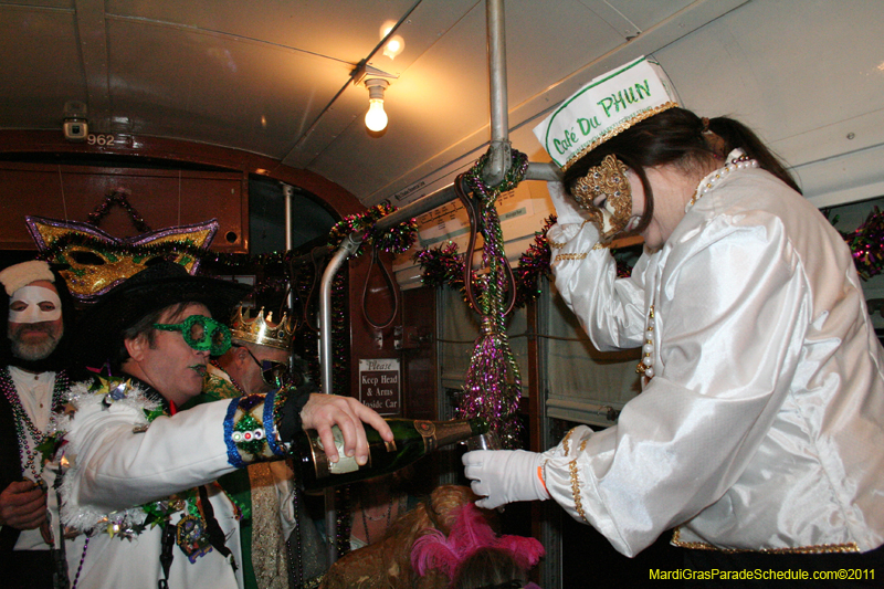 Phunny-Phorty-Phellows-Mardi-Gras-2011-New-Orleans-0289